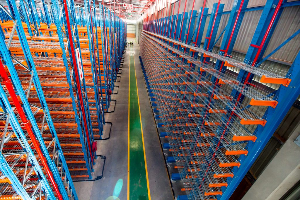 Cantilever racking system in a warehouse