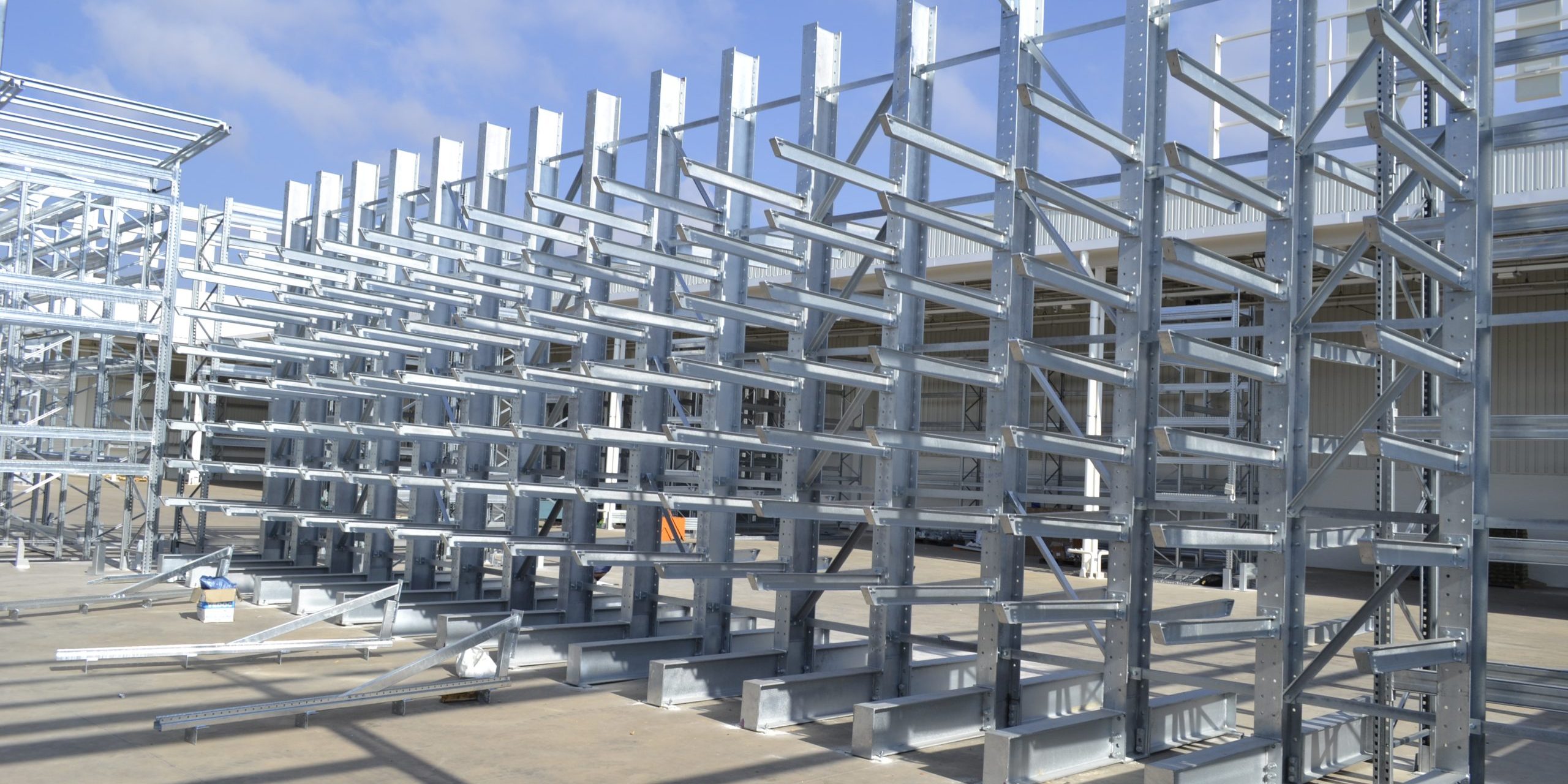 _DSC3861 Steel cantilever racking system