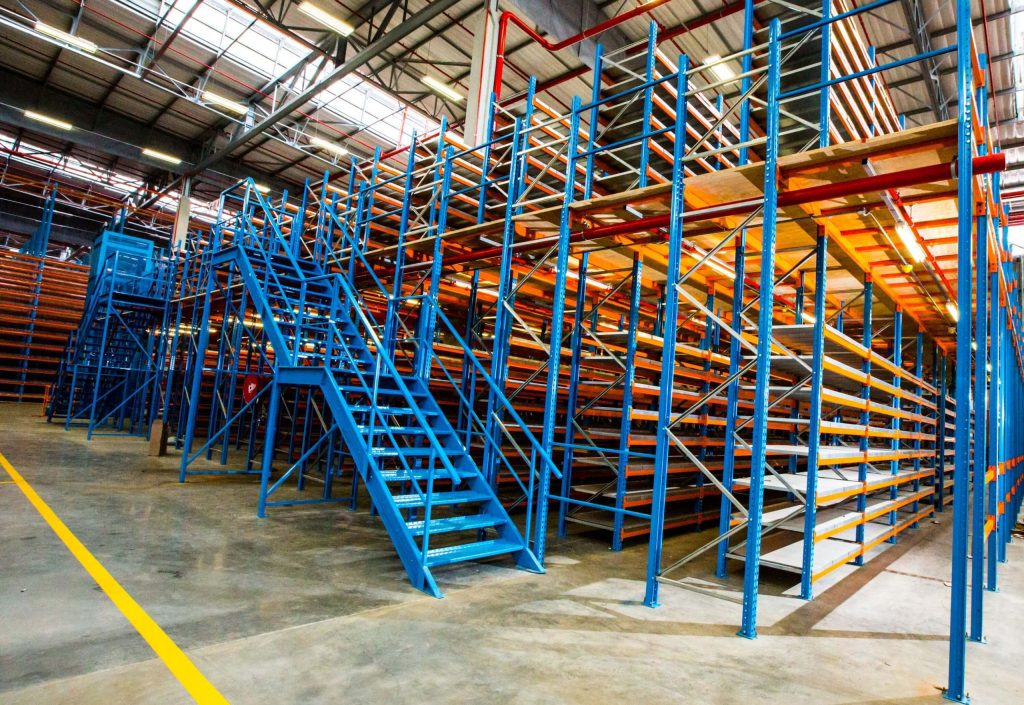 A warehouse with a well-planned mezzanine floor design installed