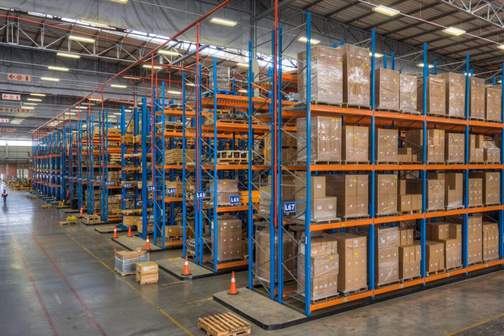 Selective pallet vs. pick face racking: A neatly stacked racking structure