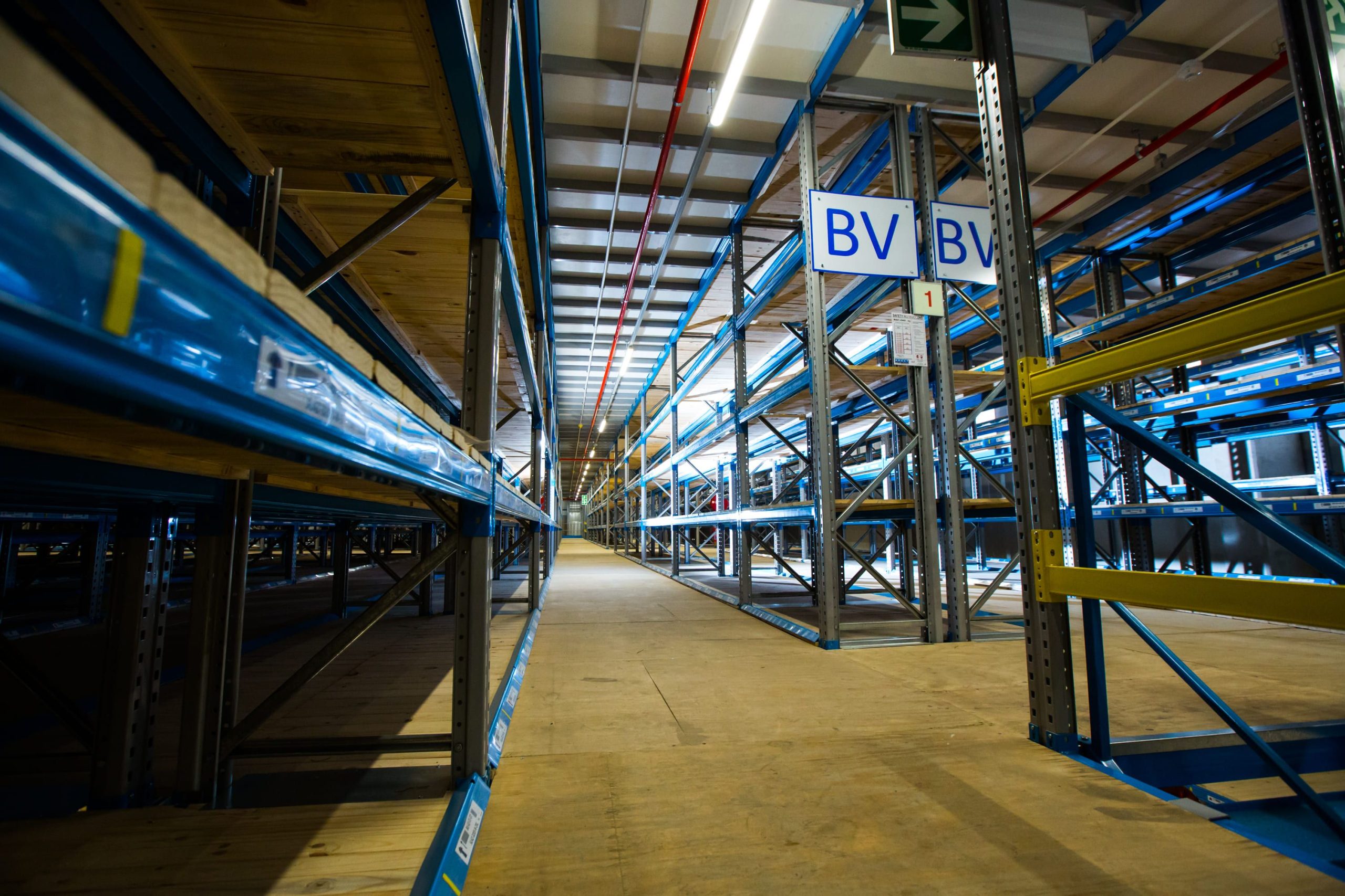 Cat Walk In Racking System Catwalk or Cantilever Racking: Best Storage Solution