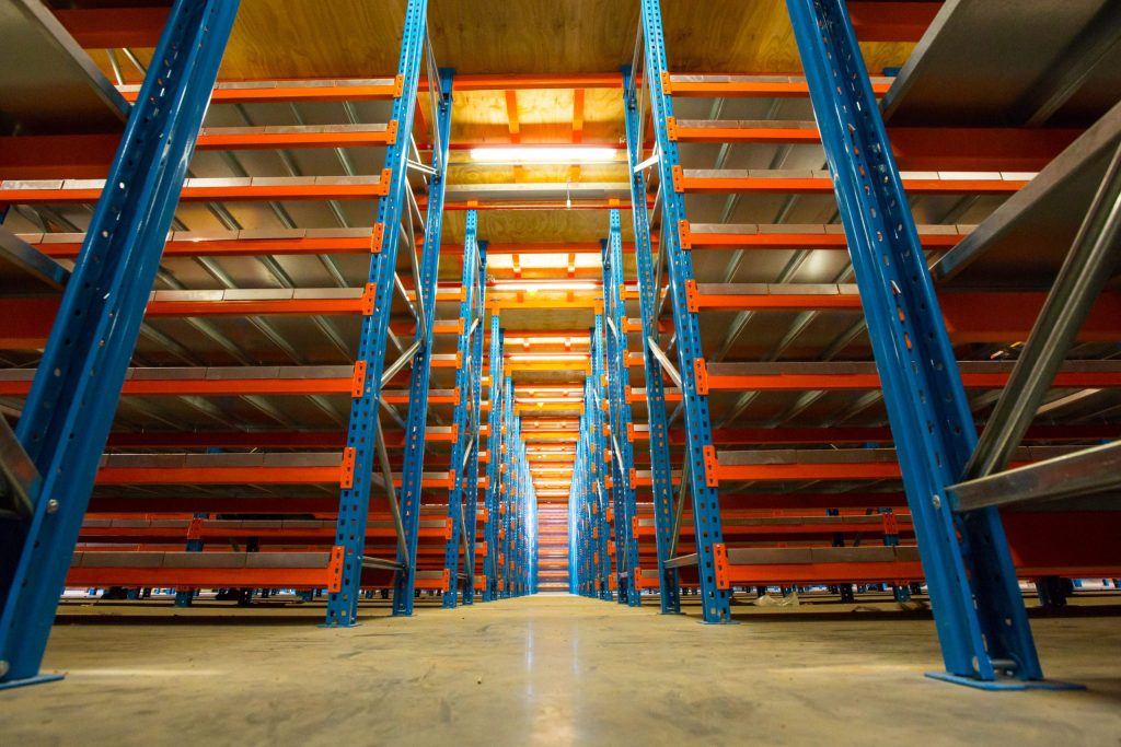A bottom up view of an empty rack-supported mezzanine floor system